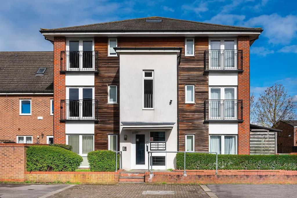 Reading 2-Bed Apartment & Parking Dış mekan fotoğraf